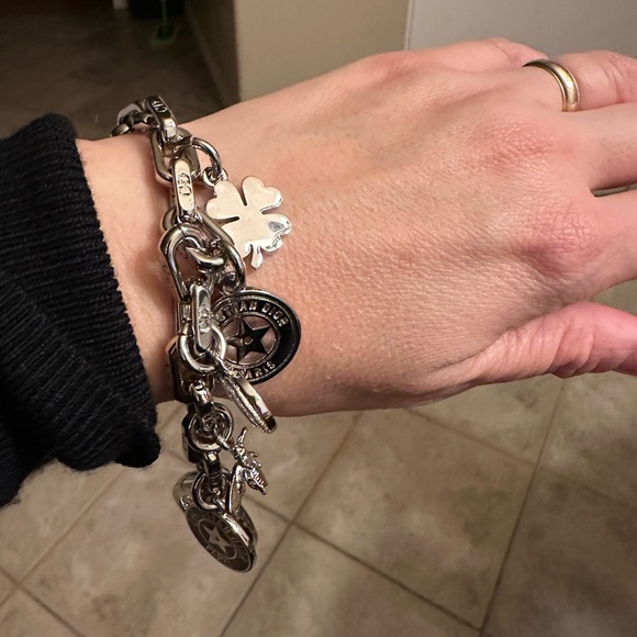 Christian Dior 30 Montaigne bag charm New - Picture 11 of 11